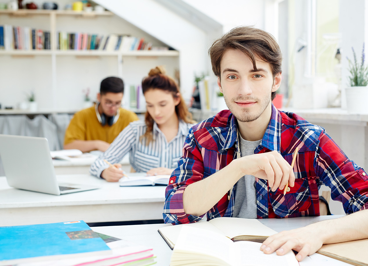 Geleceğinize Sağlam Adımlarla Yol Alın